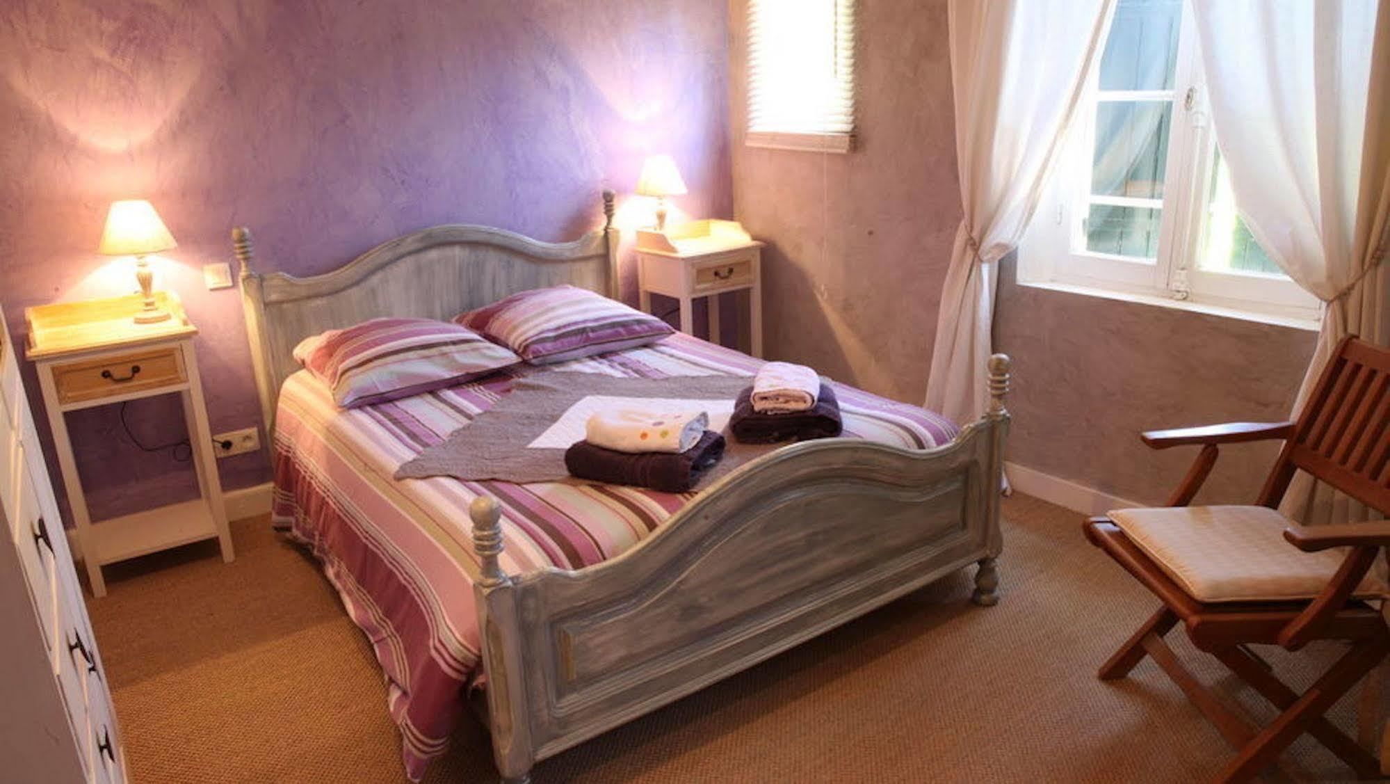 Domaine Des Deux Cedres Bed & Breakfast Gauriac Exterior photo